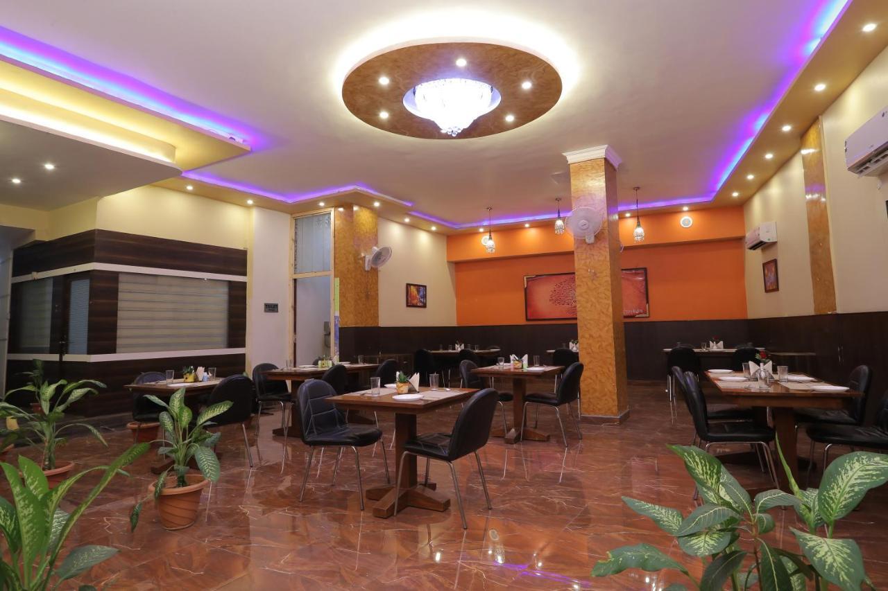 Hotel Vivek Continental Gwalior Exterior foto
