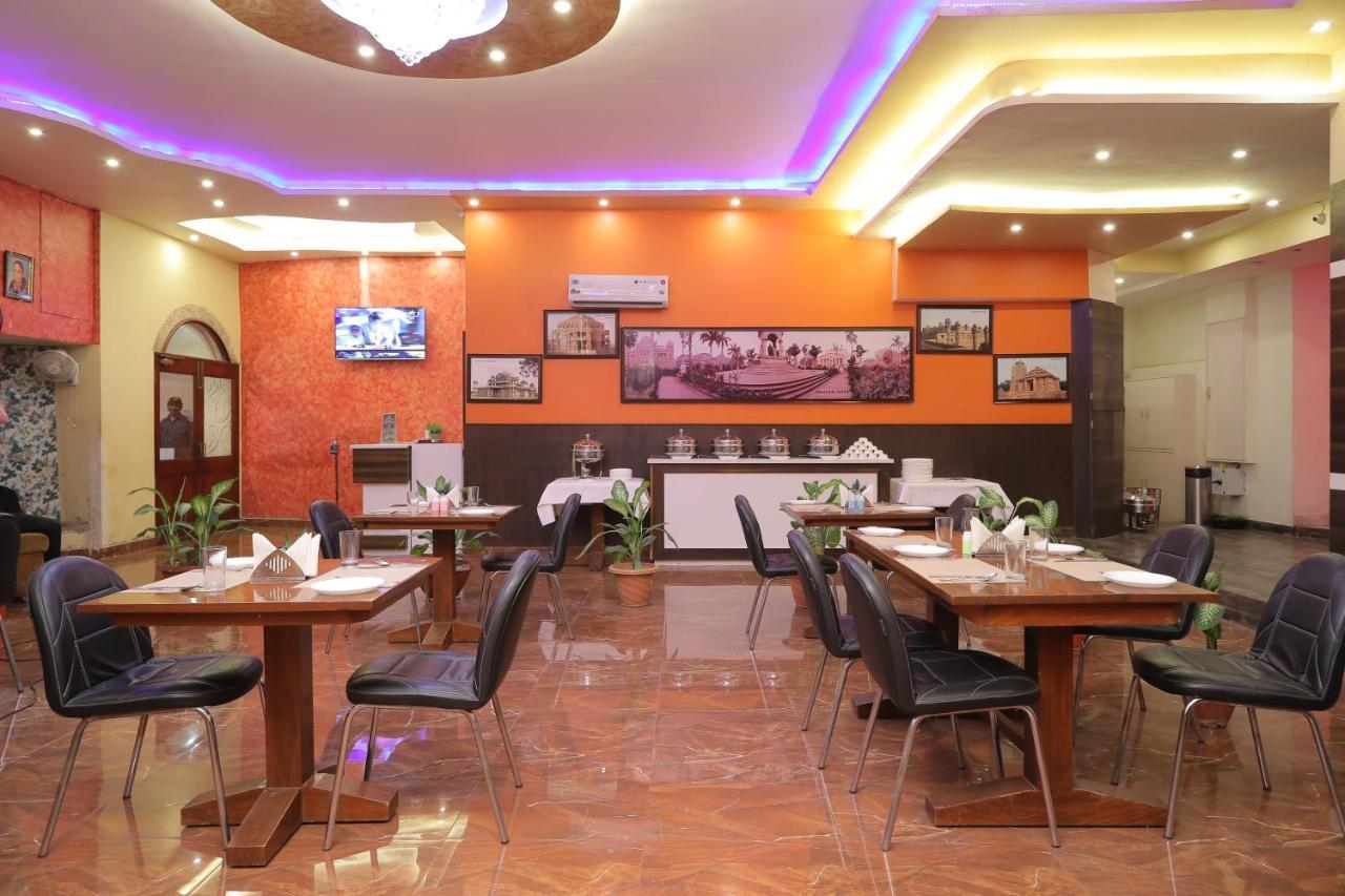 Hotel Vivek Continental Gwalior Exterior foto