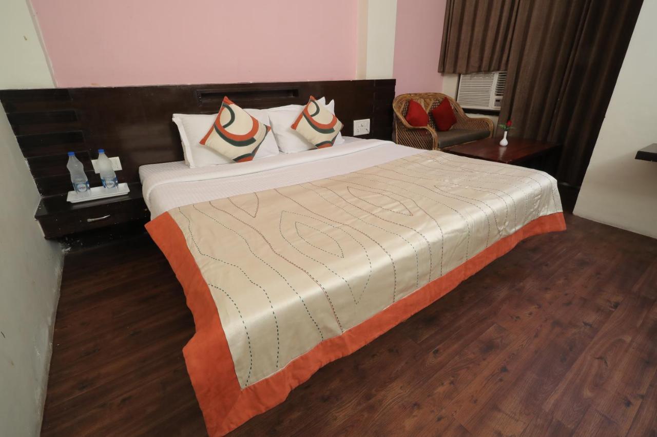 Hotel Vivek Continental Gwalior Exterior foto