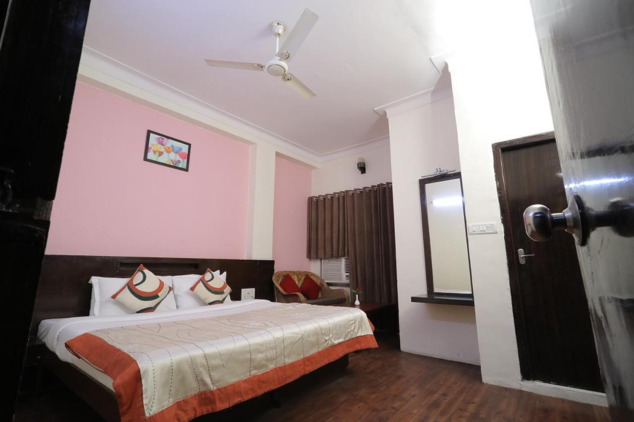 Hotel Vivek Continental Gwalior Exterior foto