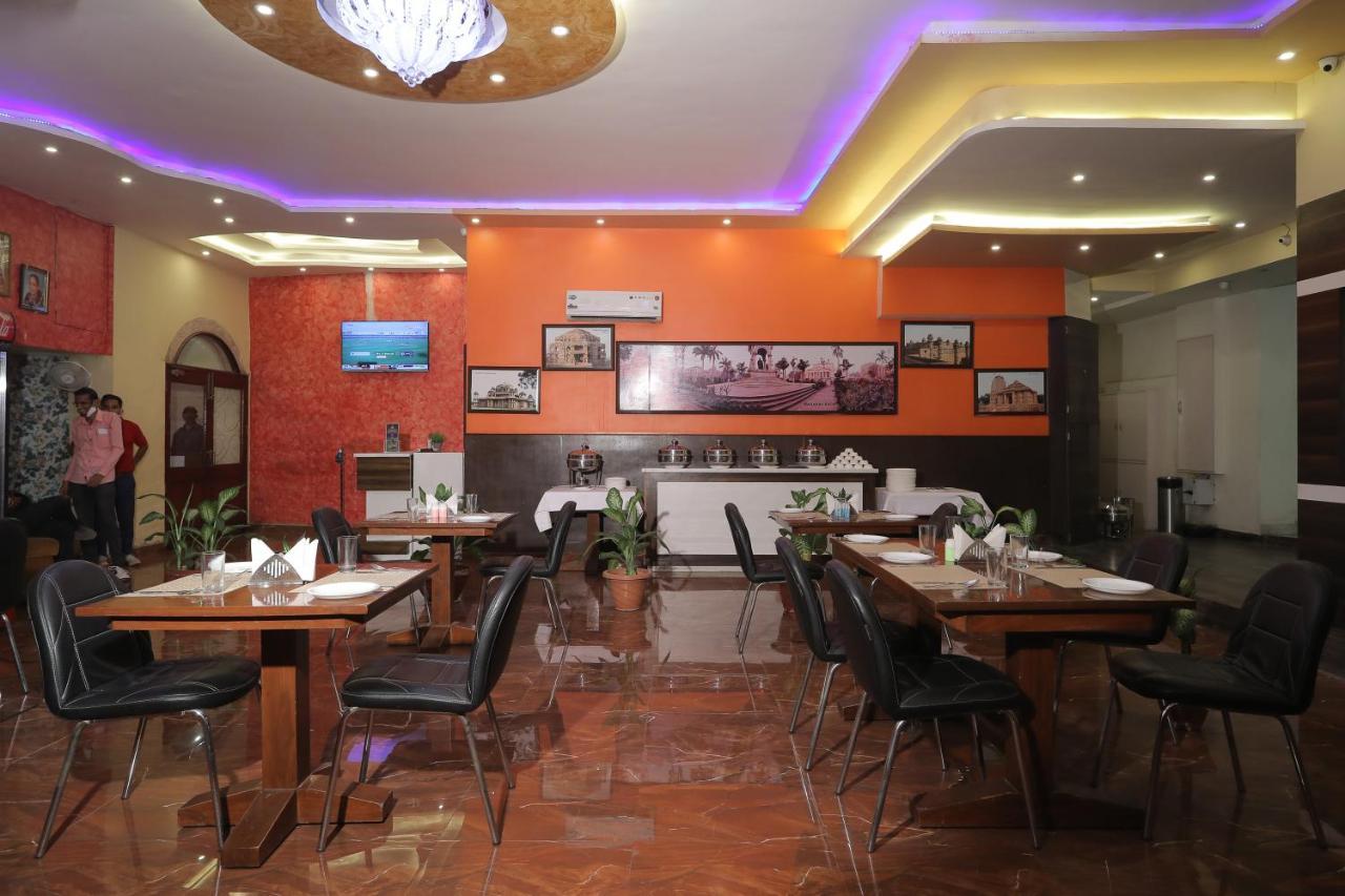 Hotel Vivek Continental Gwalior Exterior foto